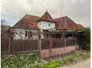 Casa la tara Sutoru str La Comori nr 47, 3 camere, bucatarie, baie, curte, gradina cca 400 mp Florea Traian tel 00393201427365 tel 0040730178823