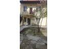 Casa de vanzare, compartimentata in doua apartamente, Centru