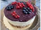 Torturi Raw Vegane Cluj Mireille de Margaux Tort Rodie si Fructe de Padure
