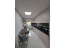 Apartament de inchiriat cu 3 camere, utrafinisat, parcare inclusa