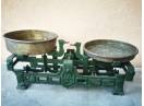 vechi cantar balanta de colectie Hess cu talere din alama vintage