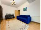 Apartament central cu 2 camere decomandate, balcon si parcare