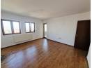 Apartament spatios si cu loc de parcare in Andrei Muresanu