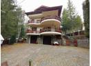 Vila eleganta de vanzare in Sinaia, zona linistita, inconjurata de vegetatie