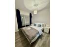 Apartament nou cu 2 camere, confort I, etaj intermediar, finisat modern, mobilat si utilat, cu garaj