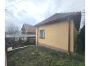 Casa solida cu gradina generoasa si pozitie retrasa