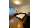 Apartament deosebit cu 3 camere decomandate, 90mp, finisat, mobilat si utilat, cu garaj in Plopilor