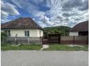 Casă cu 2 camere complet renovată la 45Km de Cluj, în Dragu Jud. Salaj