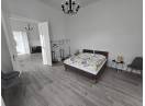 Apartament cu 3 camere 69mp, etaj 1, finisat modern si mobilat, cu parcare, langa Teatru National