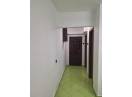 vand apartament doua camere,central,fost cabinet stomatologici,suprafata 41,61mp,demisol,se preteaza foarte bine ca si locuinta,cabinet  medical,cosmetica,psihologic,birou,pretul este 115000 euro.