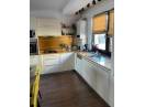 Apartament nou cu 2 camere, 60mp, etaj 2, finisat modern, mobilat si utilat, cu garaj sub bloc