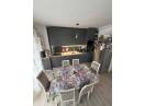 Apartament nou cu 2 camere decomandate, 54mp, etaj intermediar, finisat modern, mobilat si utilat, cu garaj sub bloc