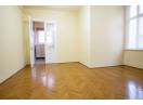Apartament cu 3 camere la etajul 1, 73mp utili si 70 mp gradină, langa Palatul Prefecturii