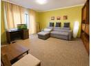 Apartament cu 3 camere, decomandate, 68mp, cu 2 bai si 2 balcoane, finisat, zona Ciocarliei