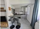 Închiriez apartament spațios și luminos, situat la etaj 4 într-un imobil construit recent, cu finisaje moderne.