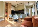 Apartament cu 2 camere decomandate, finisat modern, mobilat si utilat cu parcare, in Centru