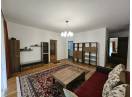 2 camere cu parcare inclusa, Andrei Muresanu