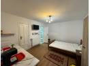 Apartament la casa, cheltuieli incluse, Plopilor