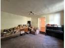 Oportunitate investitie - Casa renovabila, 2 camere, curte comuna, Centru