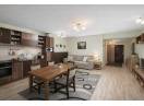 Apartament cu 3 camere, 82mp, etaj intermediar, finisat modern, mobilat si utilat, cu 2 parcari, 2 bai si 2 balcoane