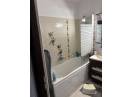 Apartament cu 3 camere decomandate, 64mp, etaj intermediar, finisat, mobilat si utilat, cu 2 bai, zona sens giratoriu